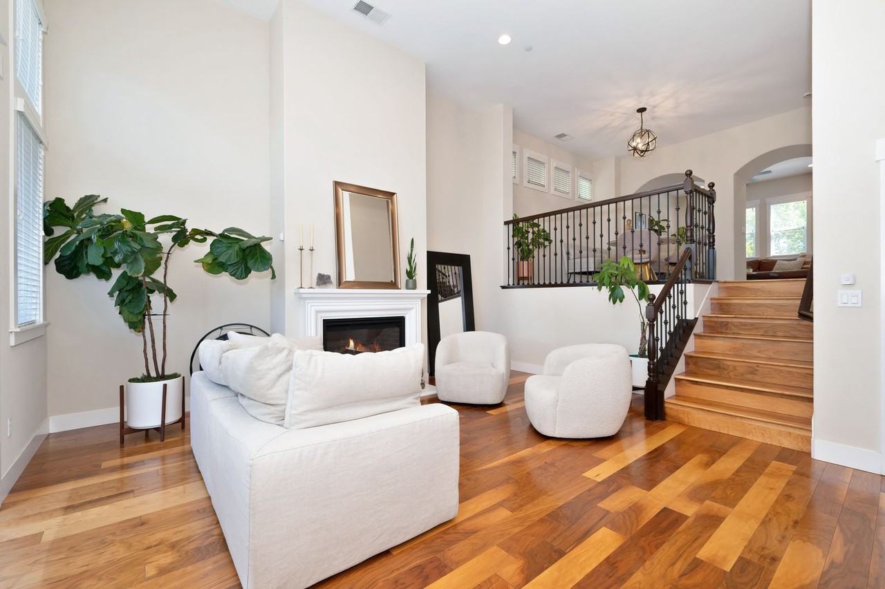 3685 Crocker Dr - Photo 6 of 50