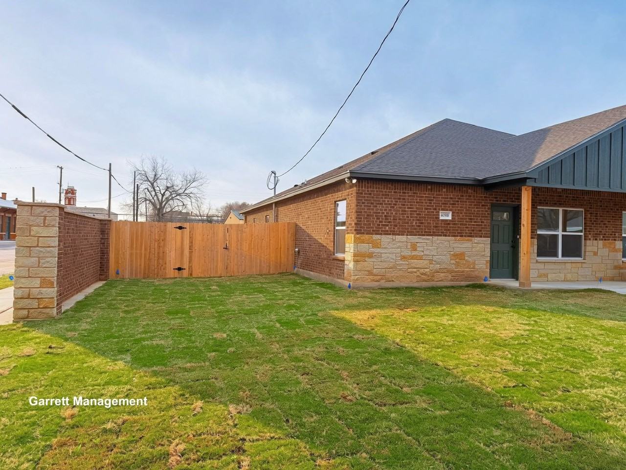 408 E 1st St - Photo 2 of 18