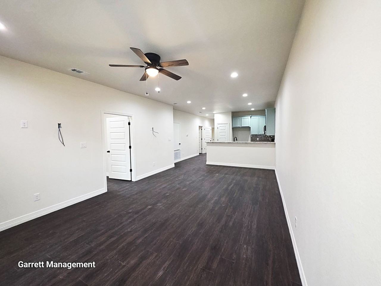 408 E 1st St - Photo 7 of 18