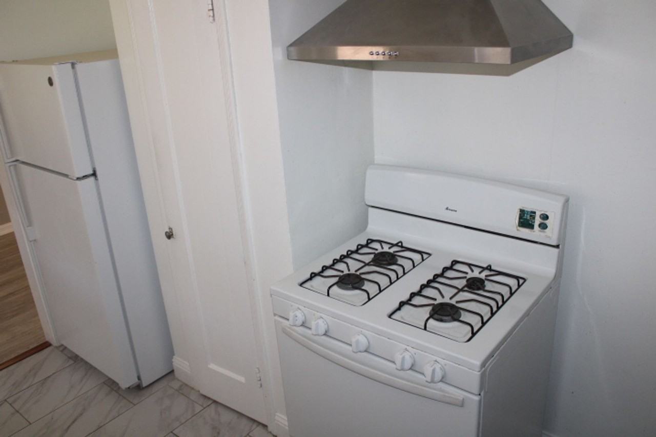 400 33rd St - Photo 5 of 15