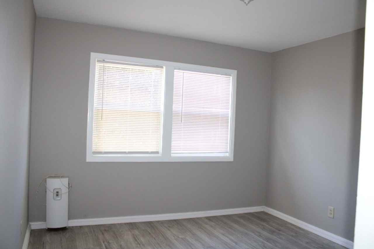 400 33rd St - Photo 7 of 15