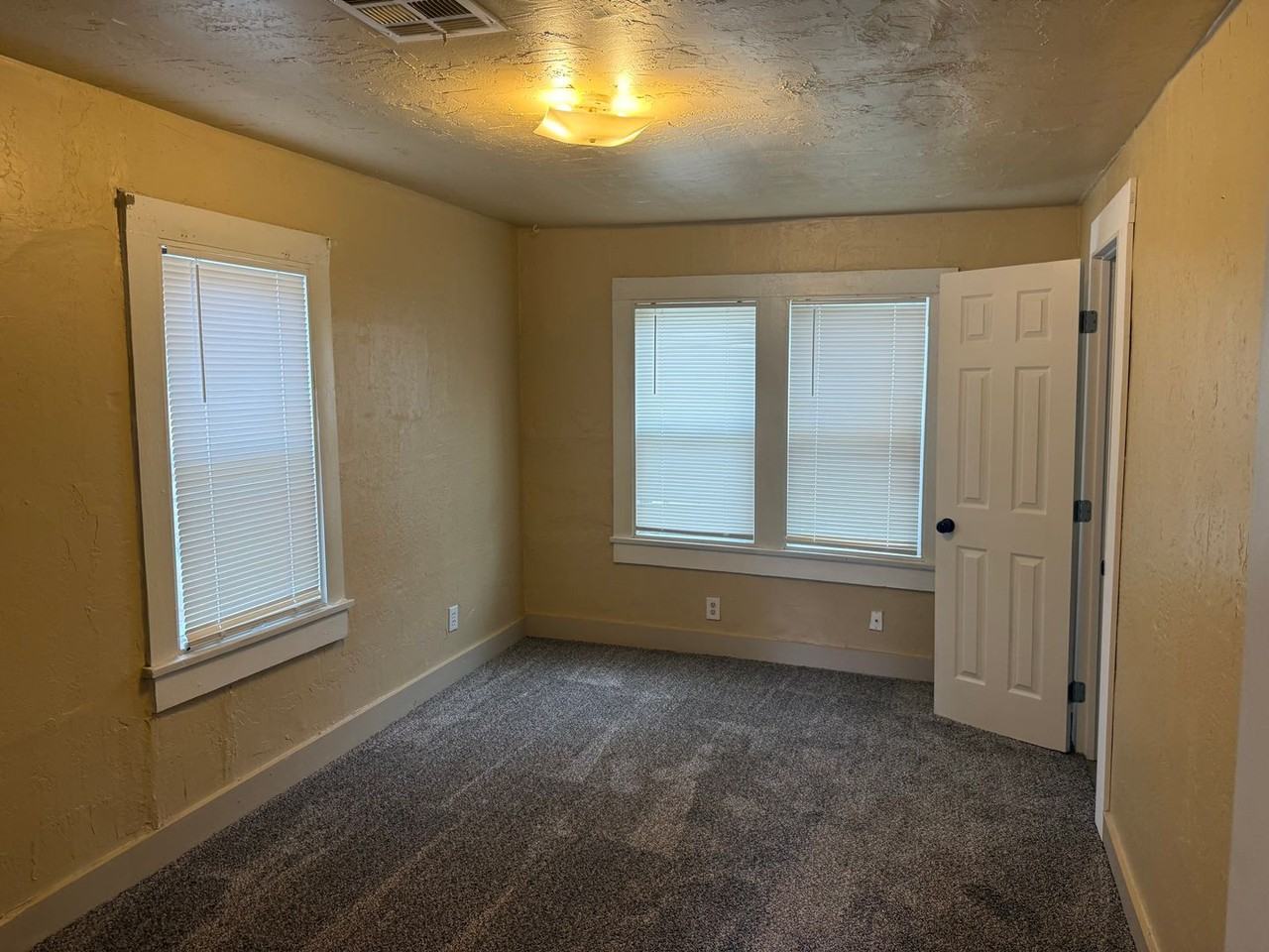 622 Dakota St - Photo 2 of 10