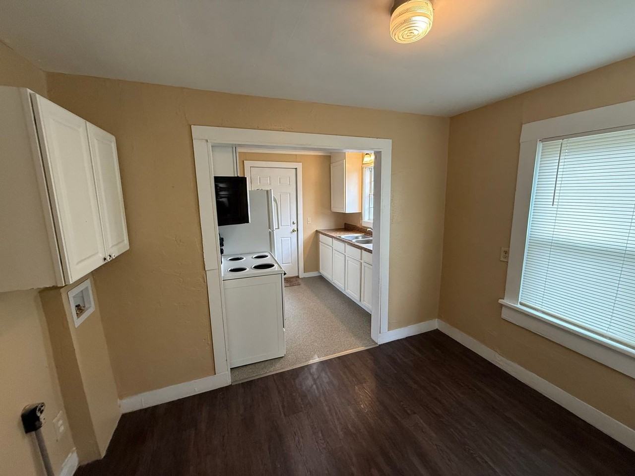 622 Dakota St - Photo 3 of 10