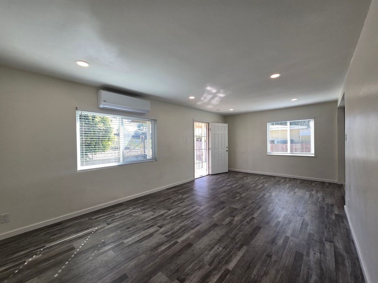 1018 N Santa Fe Ave - Photo 3 of 33