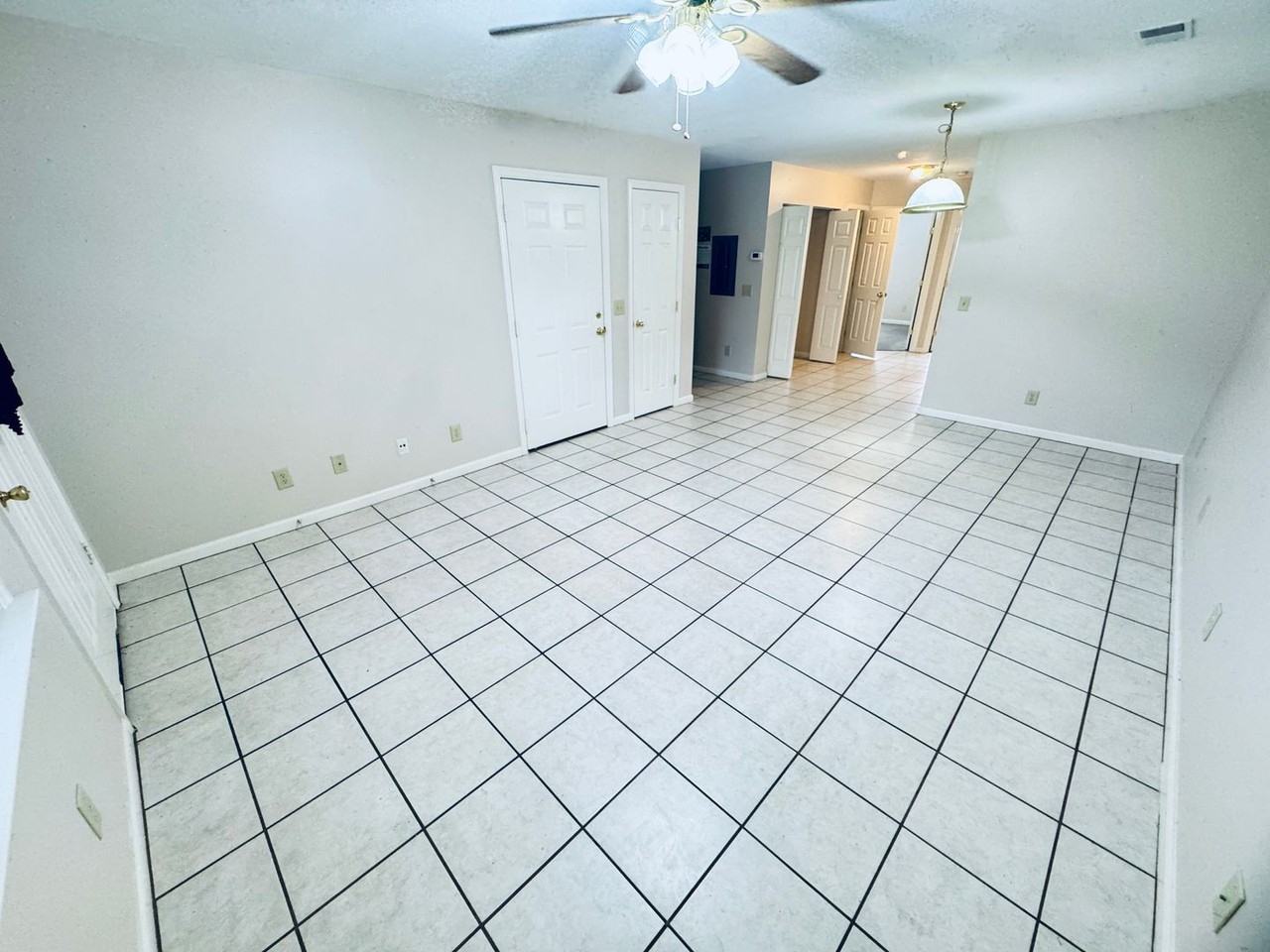 325 Franklin Ter - Photo 6 of 17