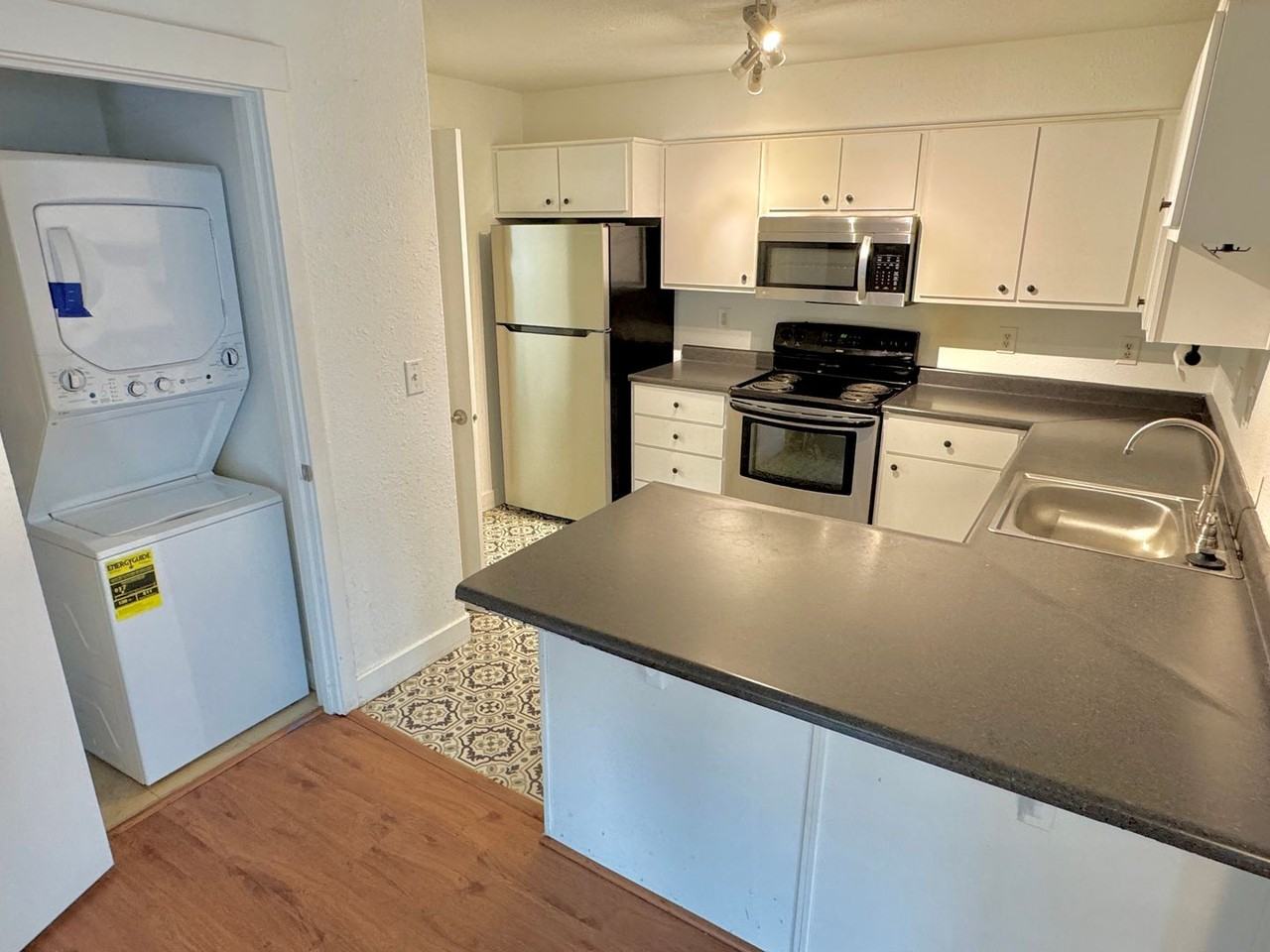 9837 Ne Irving St #301 - Photo 6 of 18