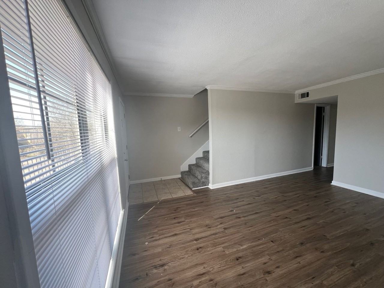 10286 W Winston Ave - Photo 4 of 14