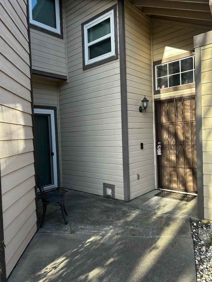 334 Bolton Way - Photo 3 of 13