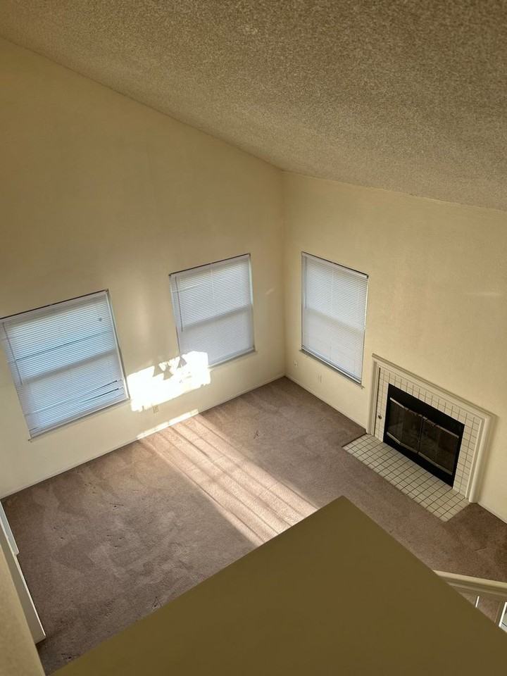 334 Bolton Way - Photo 4 of 13