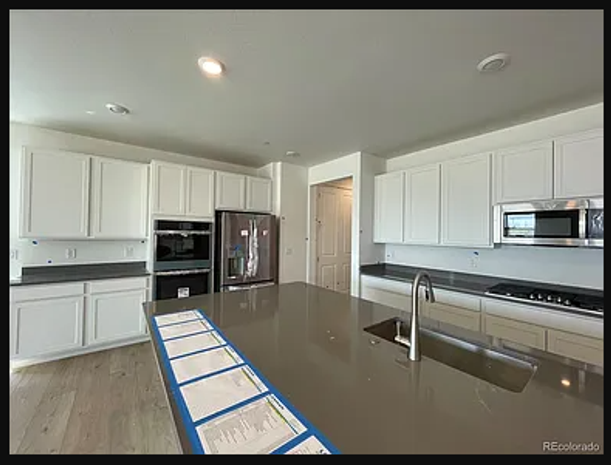 553 Winterfield St - Photo 2 of 6