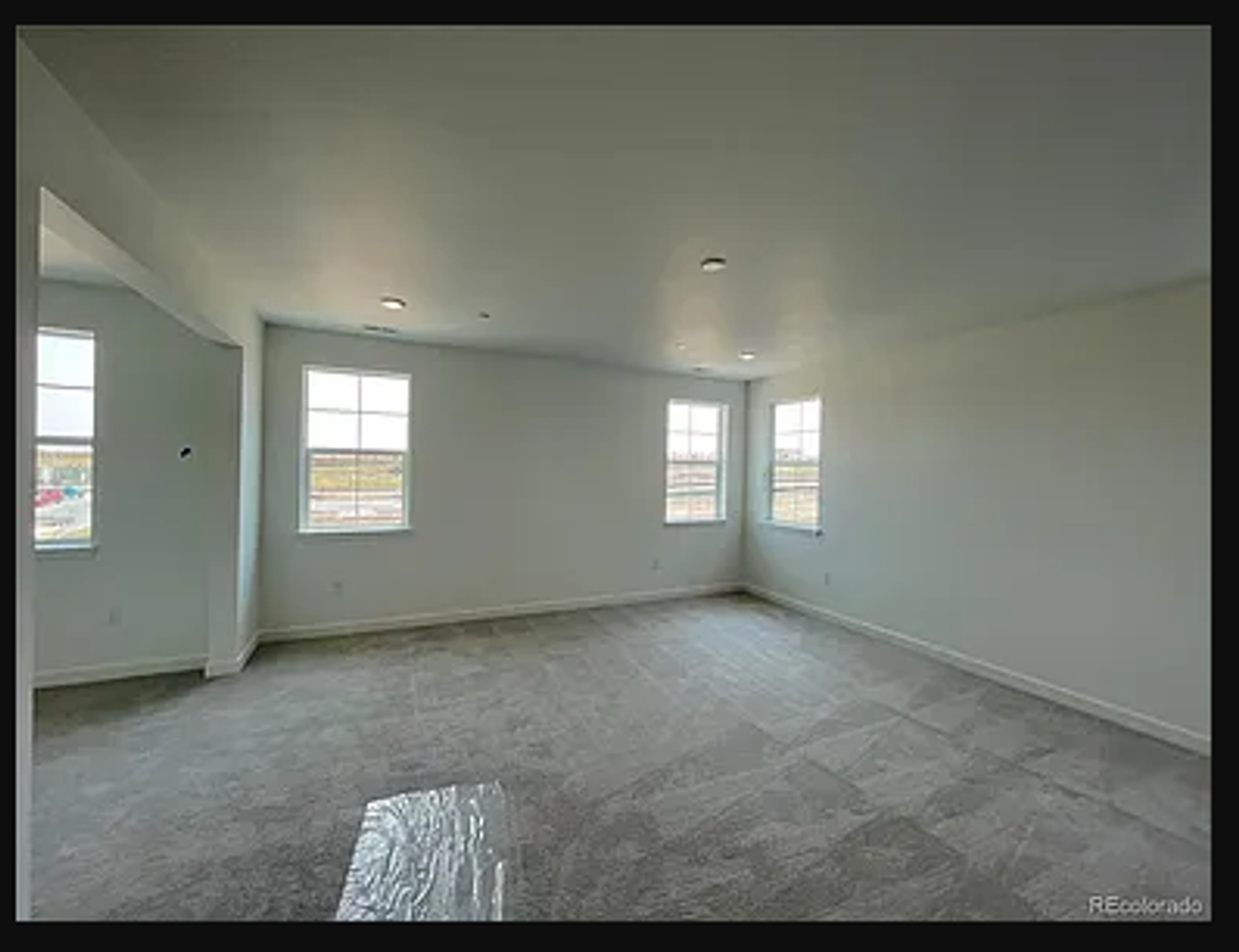 553 Winterfield St - Photo 5 of 6