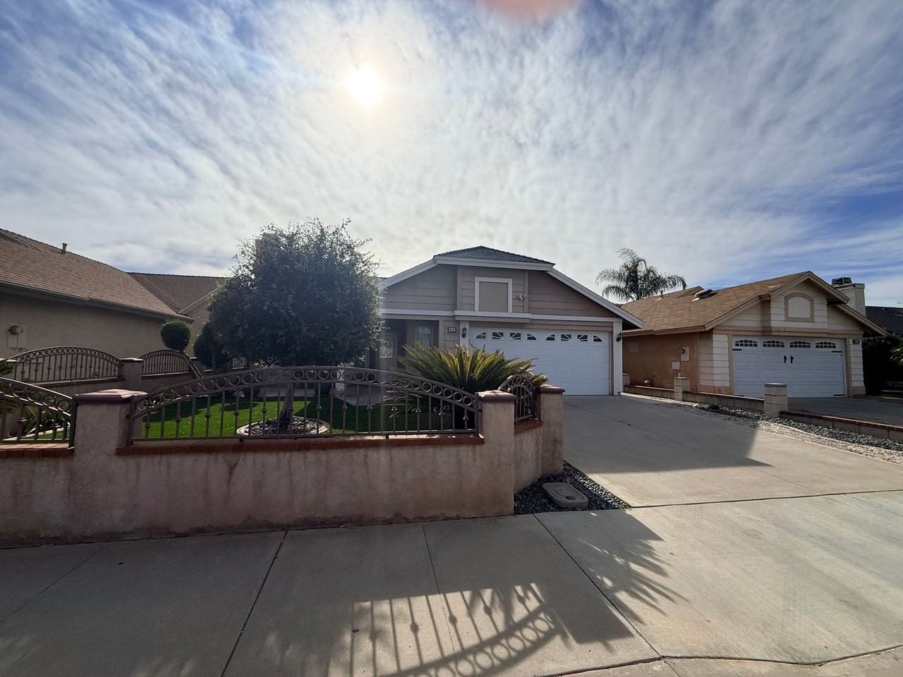 295 Chant St - Photo 3 of 3