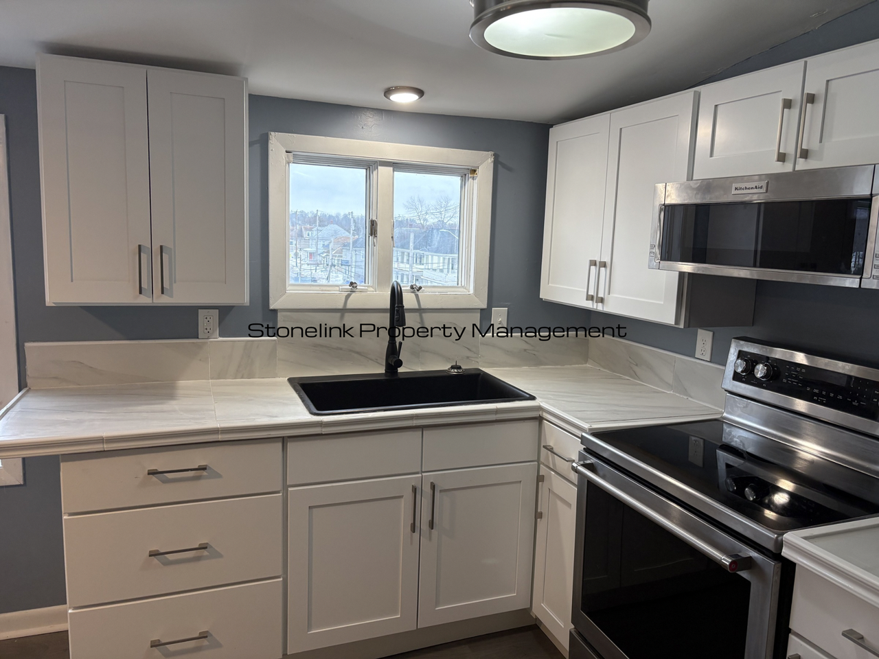 1899 Smith St - Photo 4 of 15