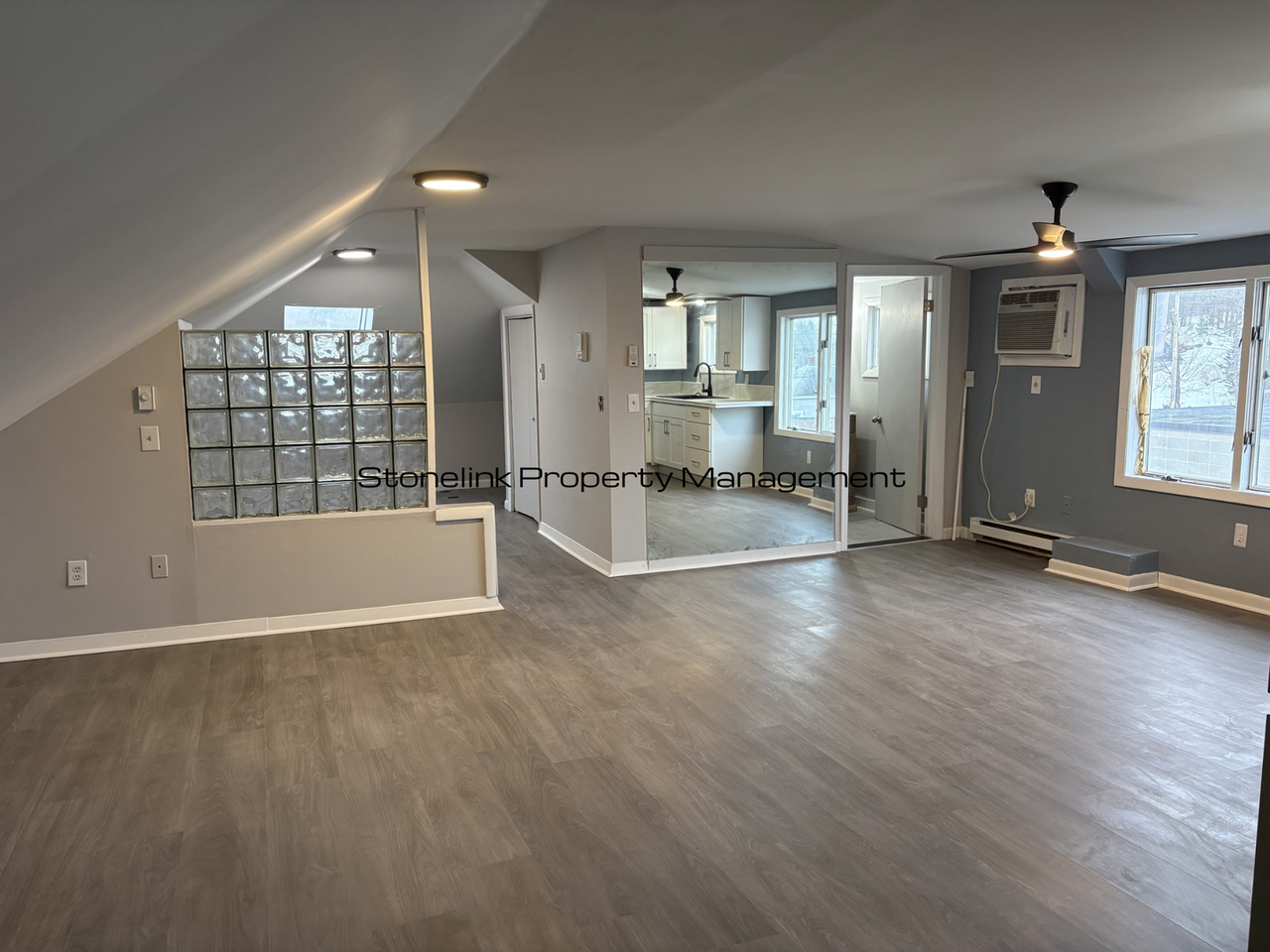 1899 Smith St - Photo 6 of 15