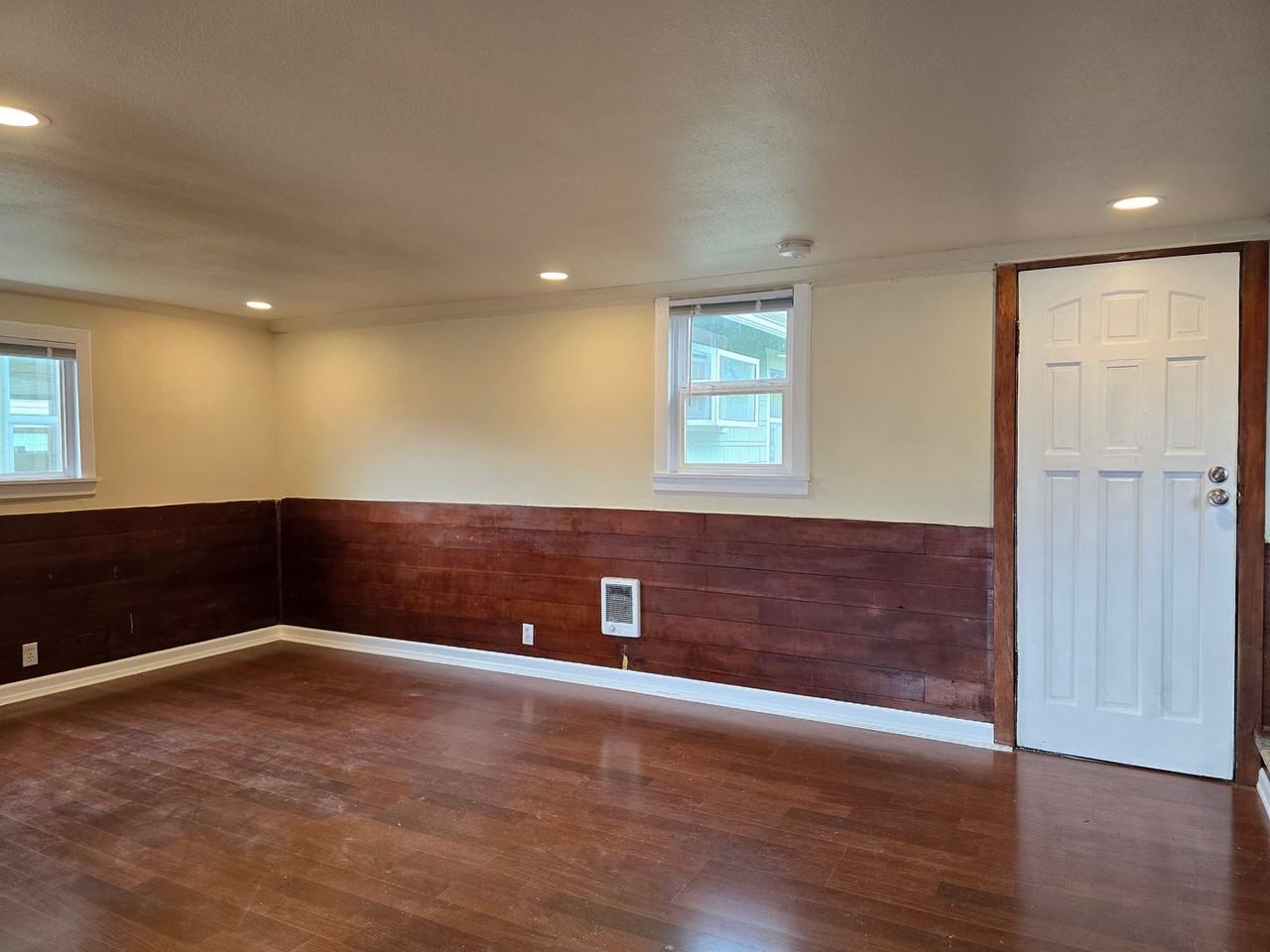 Alder Duplex - Photo 3 of 50