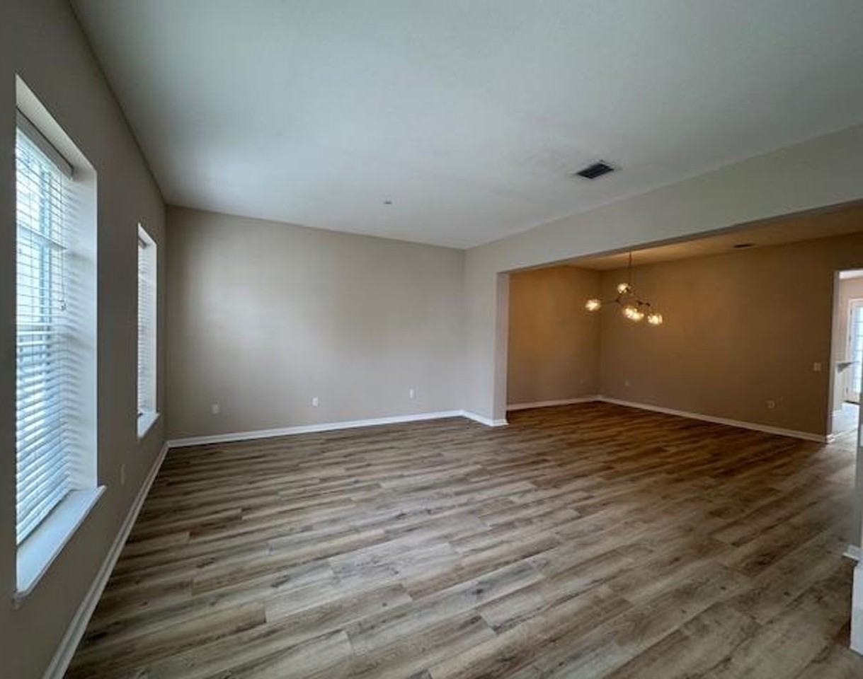 916 Greenlawn St - Photo 2 of 31