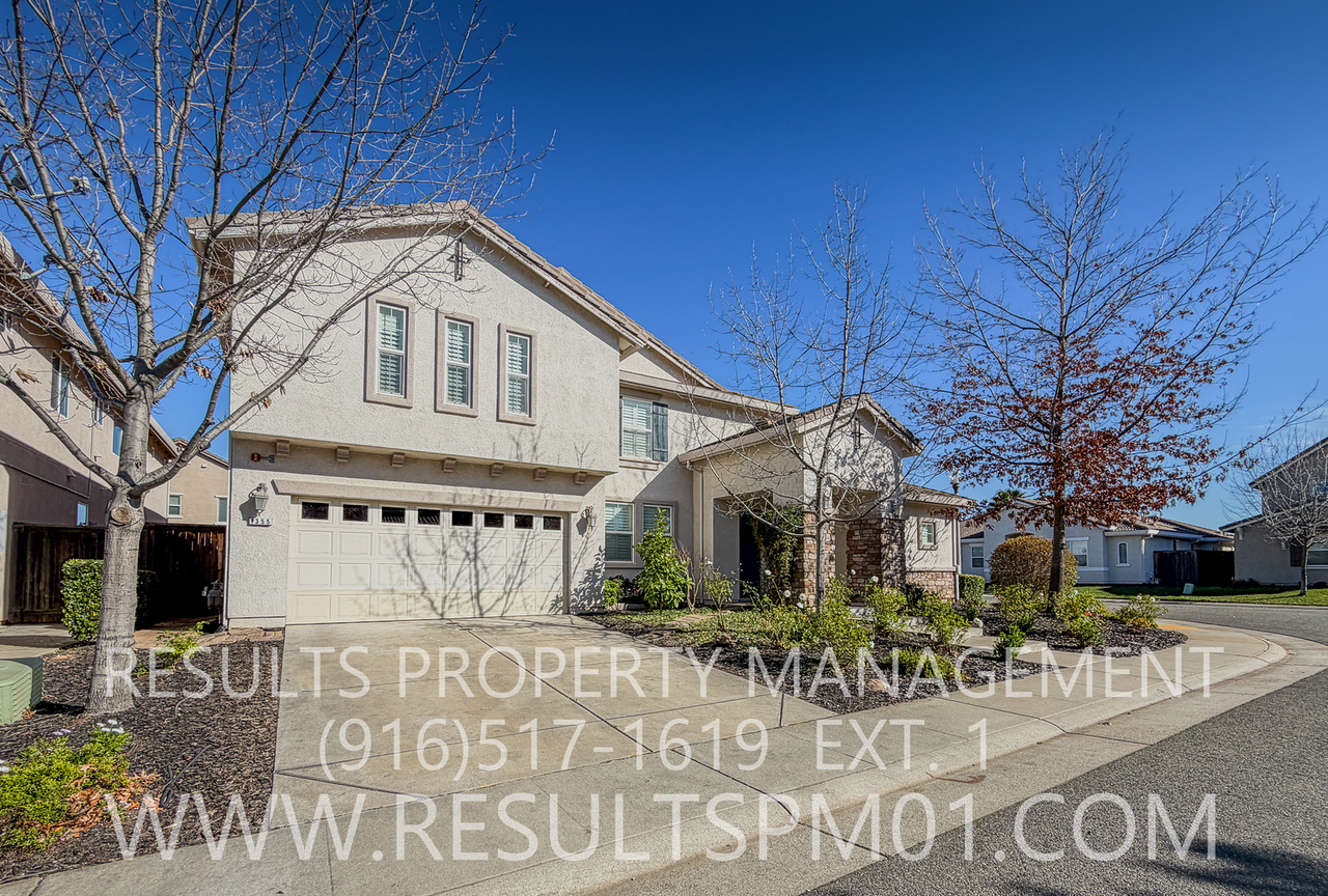 1355 Underwood Ln - Photo 2 of 50