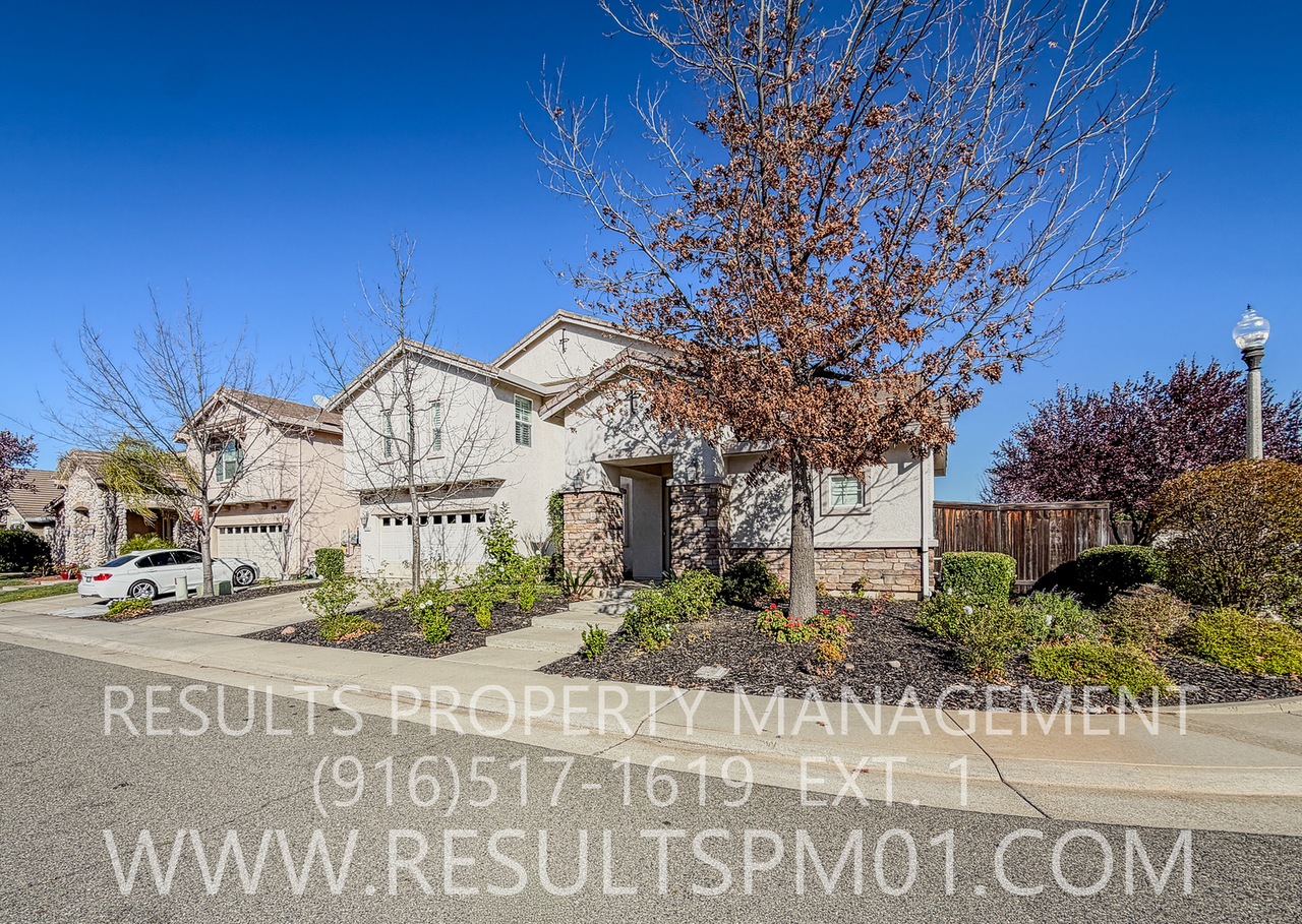 1355 Underwood Ln - Photo 3 of 50