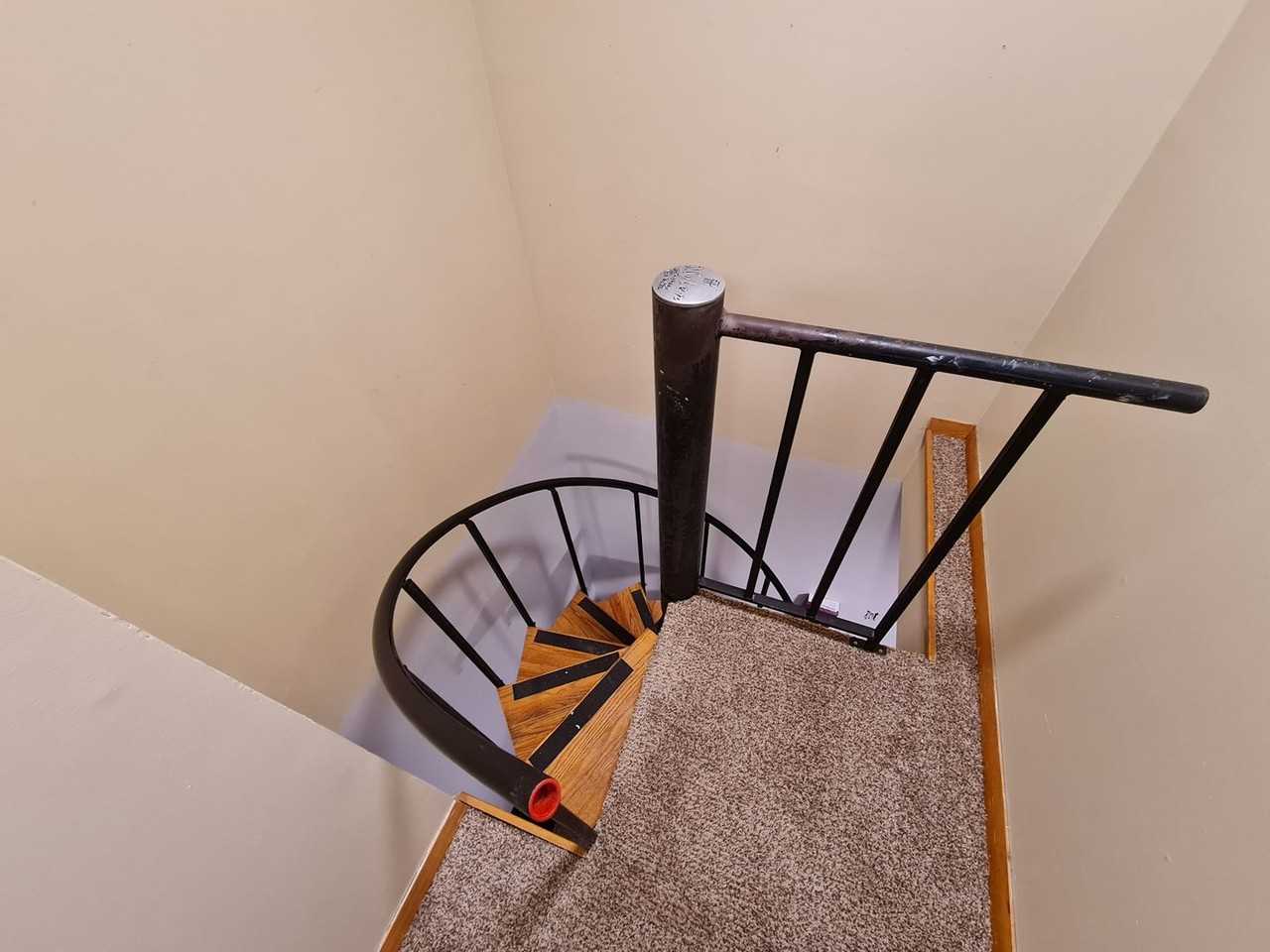 1088 Roosevelt - Photo 3 of 18