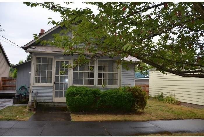 4915 Se 38th Ave - Photo 2 of 23