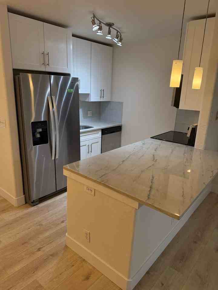 2345 N Clay St #4 - Photo 4 of 20