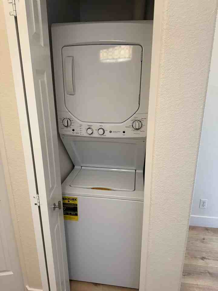 2345 N Clay St #4 - Photo 7 of 20