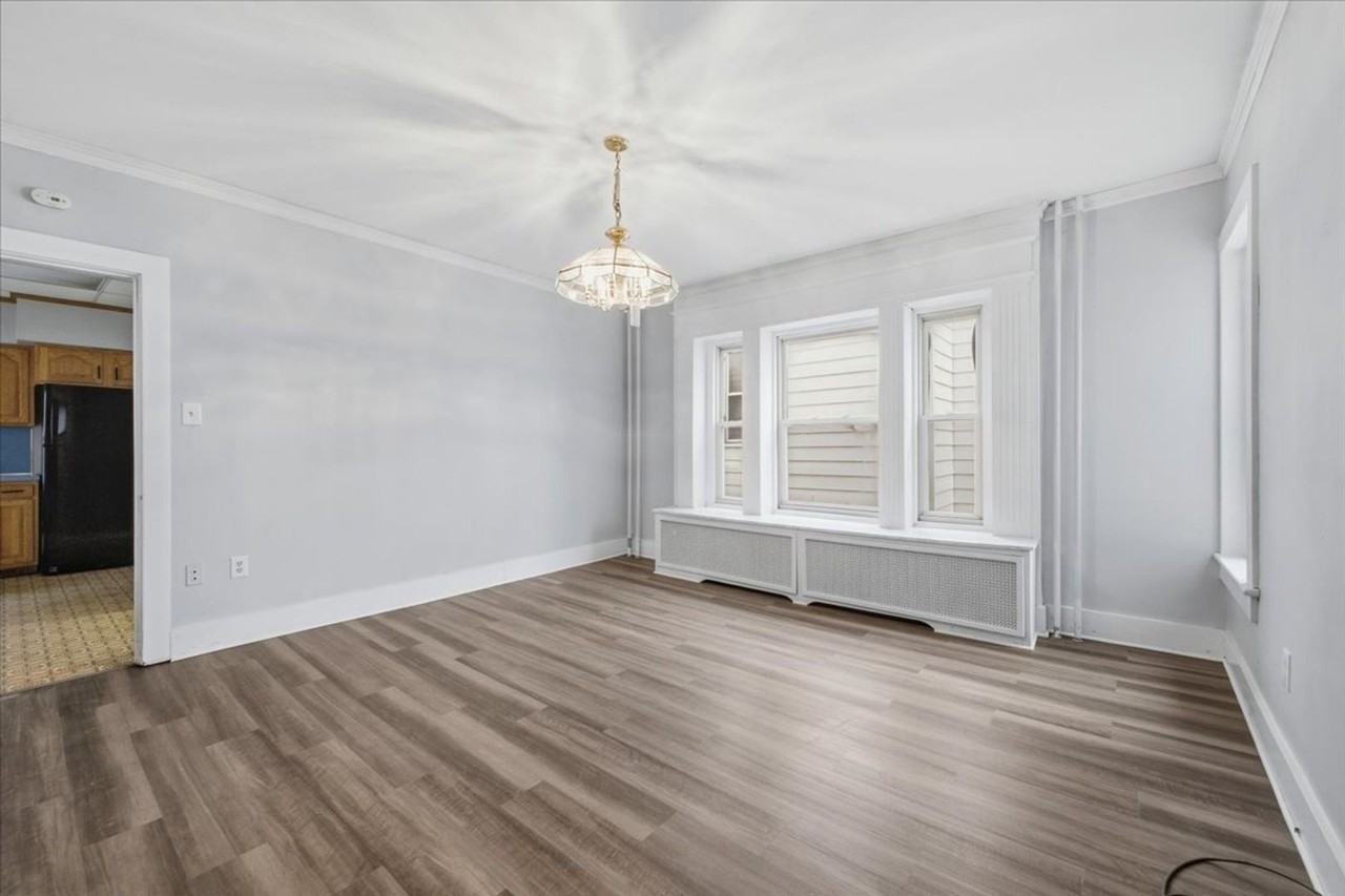 1229 Main St - Photo 6 of 24