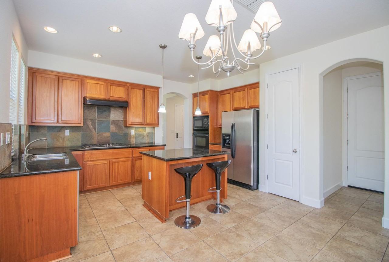 6239 Newhaven Ln - Photo 6 of 50