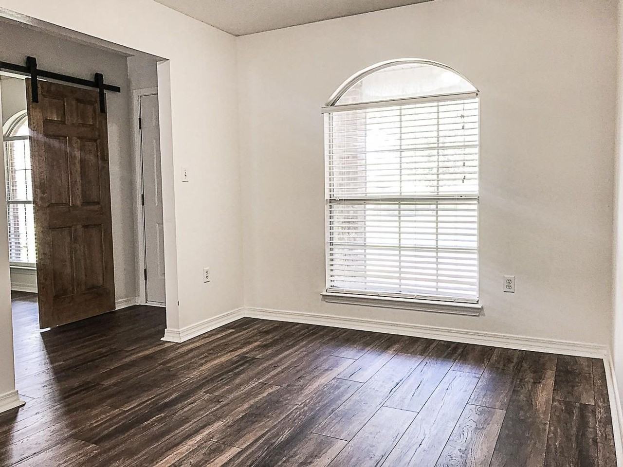 2209 Titanium Dr - Photo 4 of 17