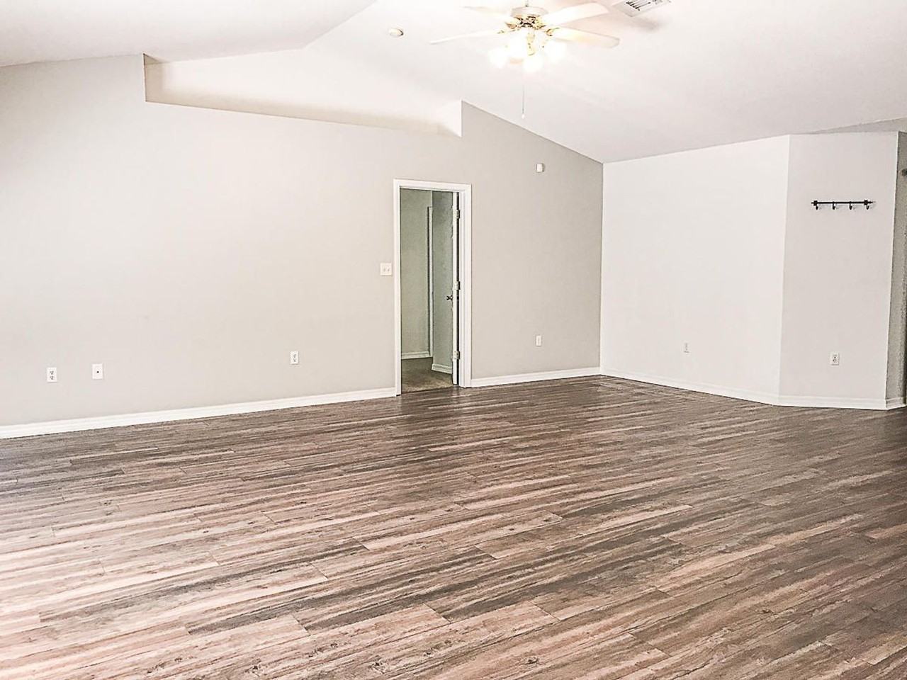 2209 Titanium Dr - Photo 5 of 17