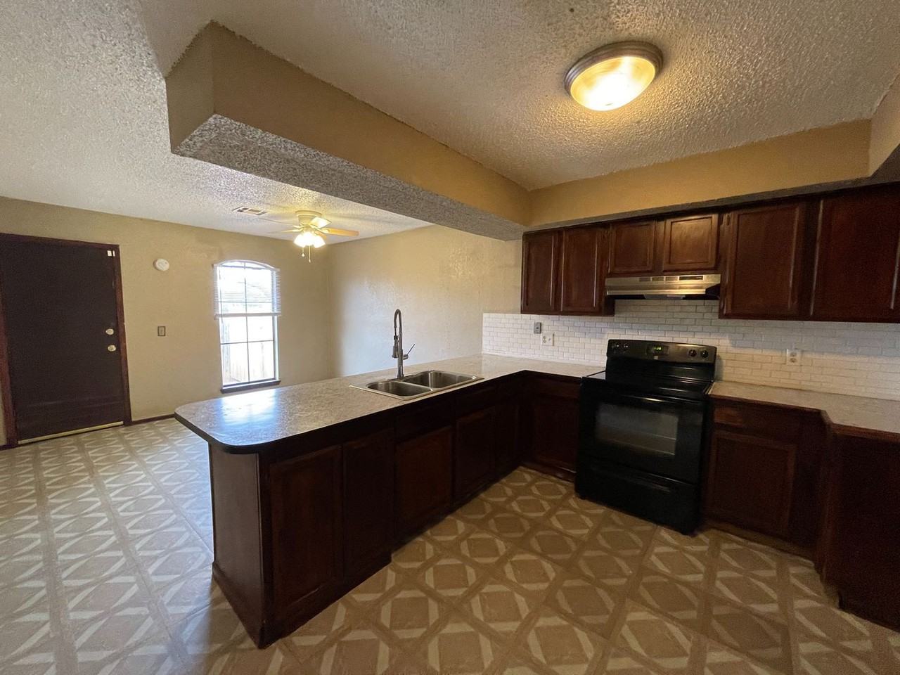 8717 Saint George Way - Photo 6 of 23