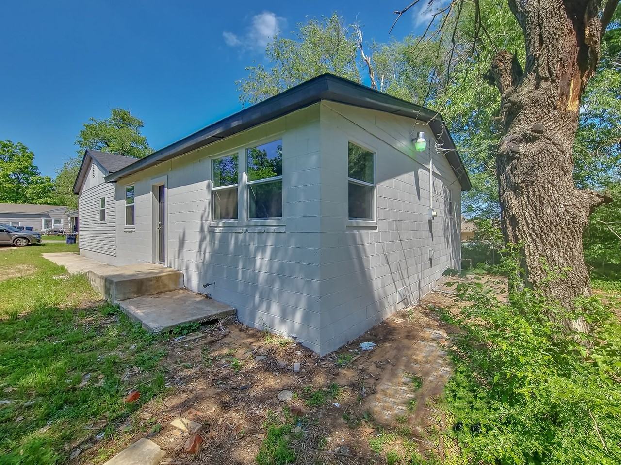 12704 Parker Heights Blvd - Photo 2 of 28