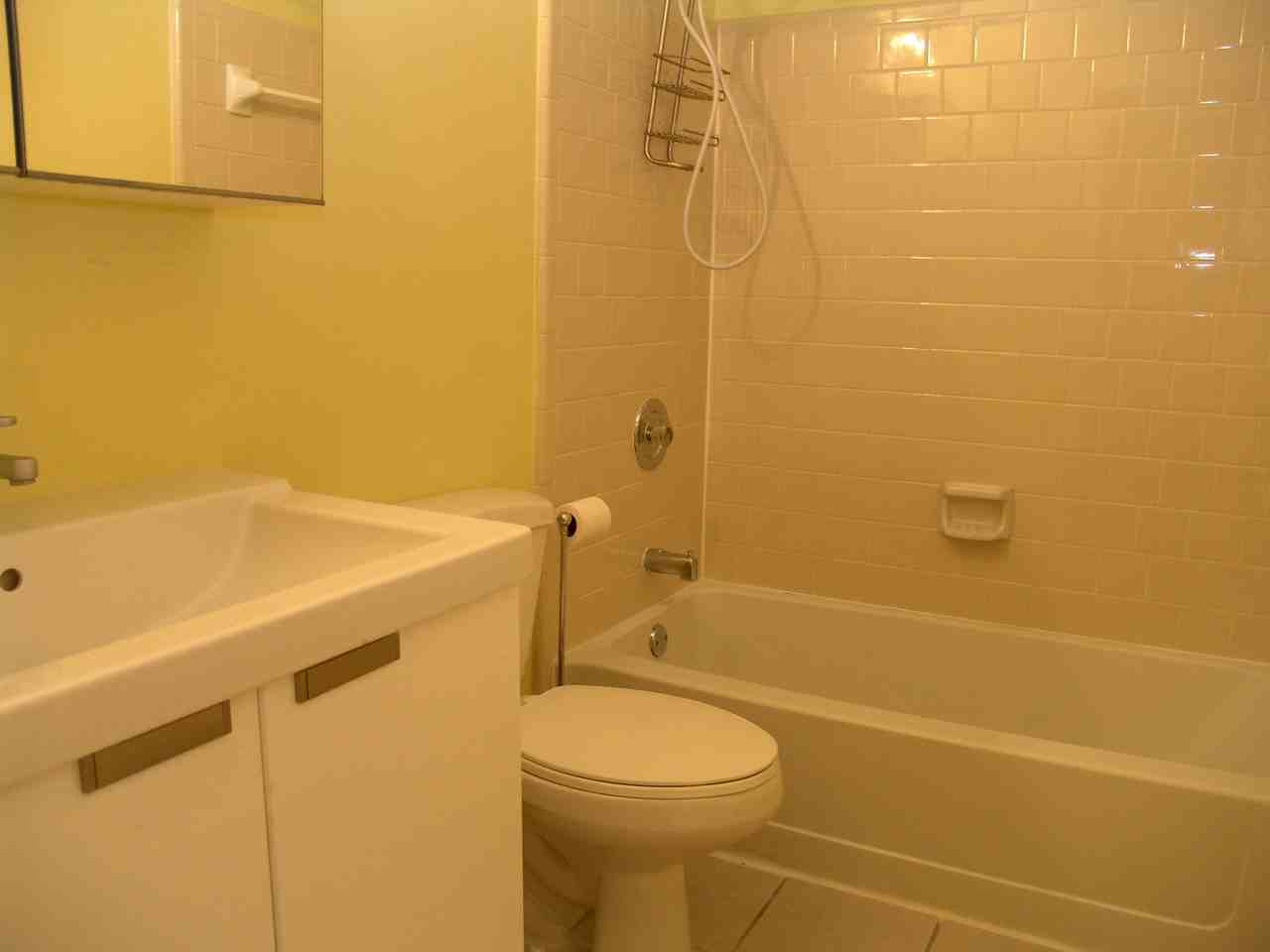 1204 Wedgewood Ct - Photo 6 of 11