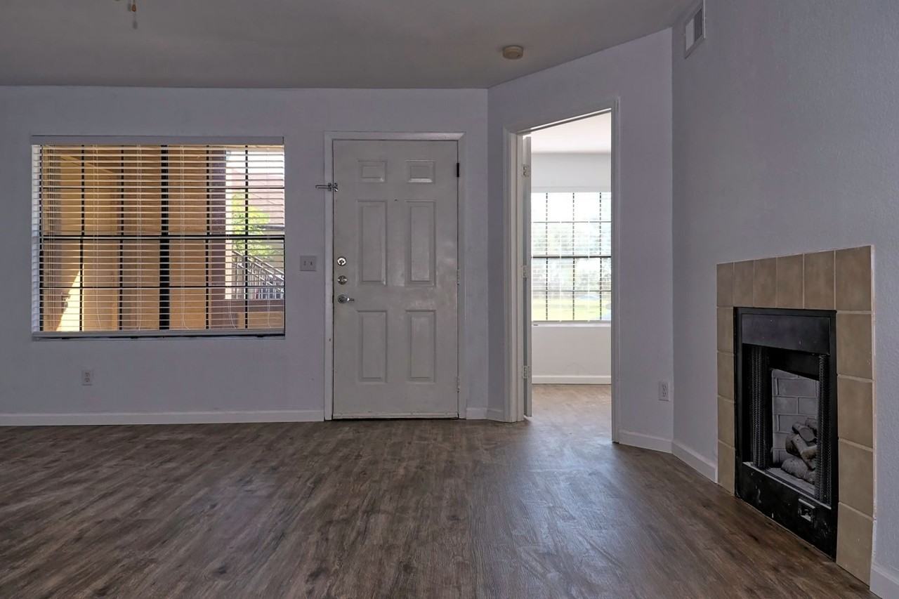 320 Black Oak Ct #106 - Photo 7 of 18