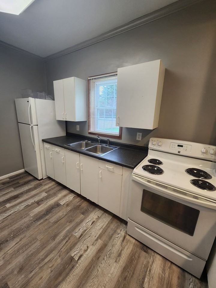 417 Taylor Ave - Photo 3 of 17