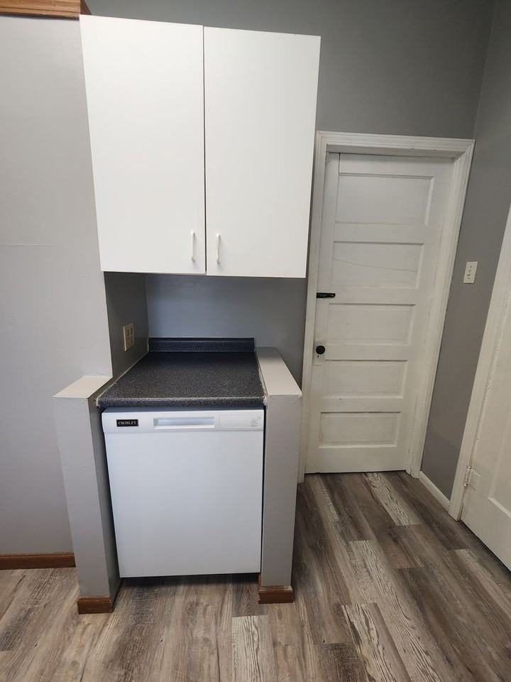 417 Taylor Ave - Photo 6 of 17