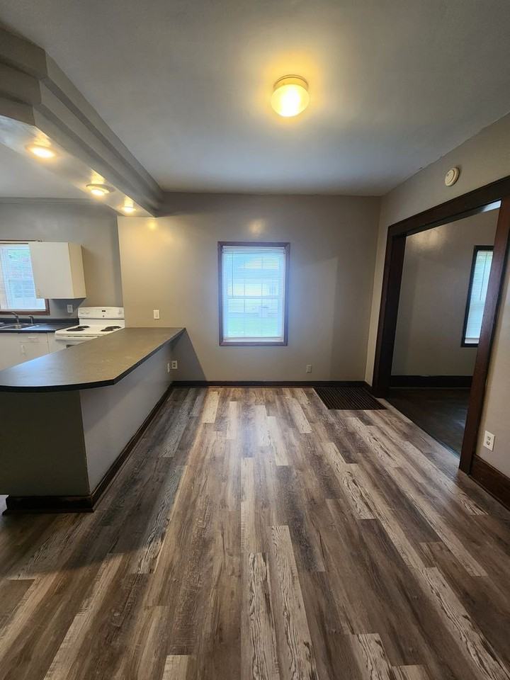 417 Taylor Ave - Photo 7 of 17