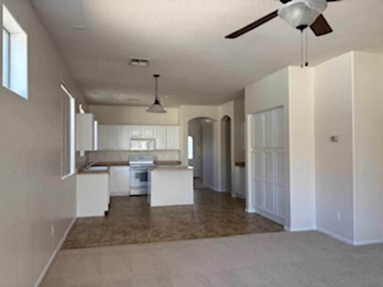 5624 W Vineyard Rd - Photo 7 of 21