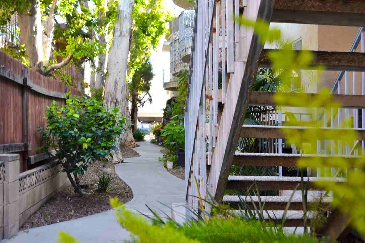 4411 Ventura Canyon - Photo 4 of 4