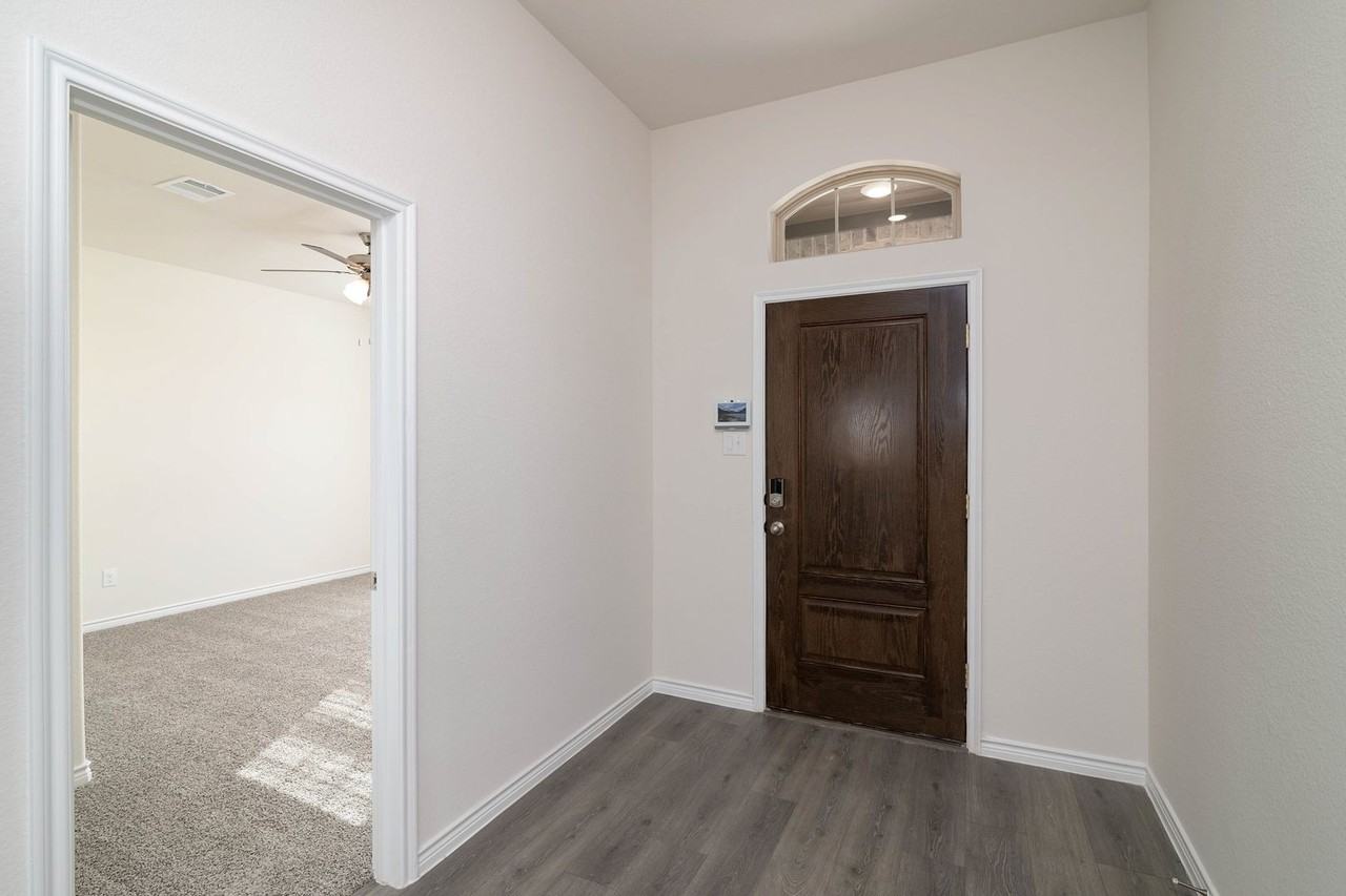 229 Tate Ln - Photo 5 of 37