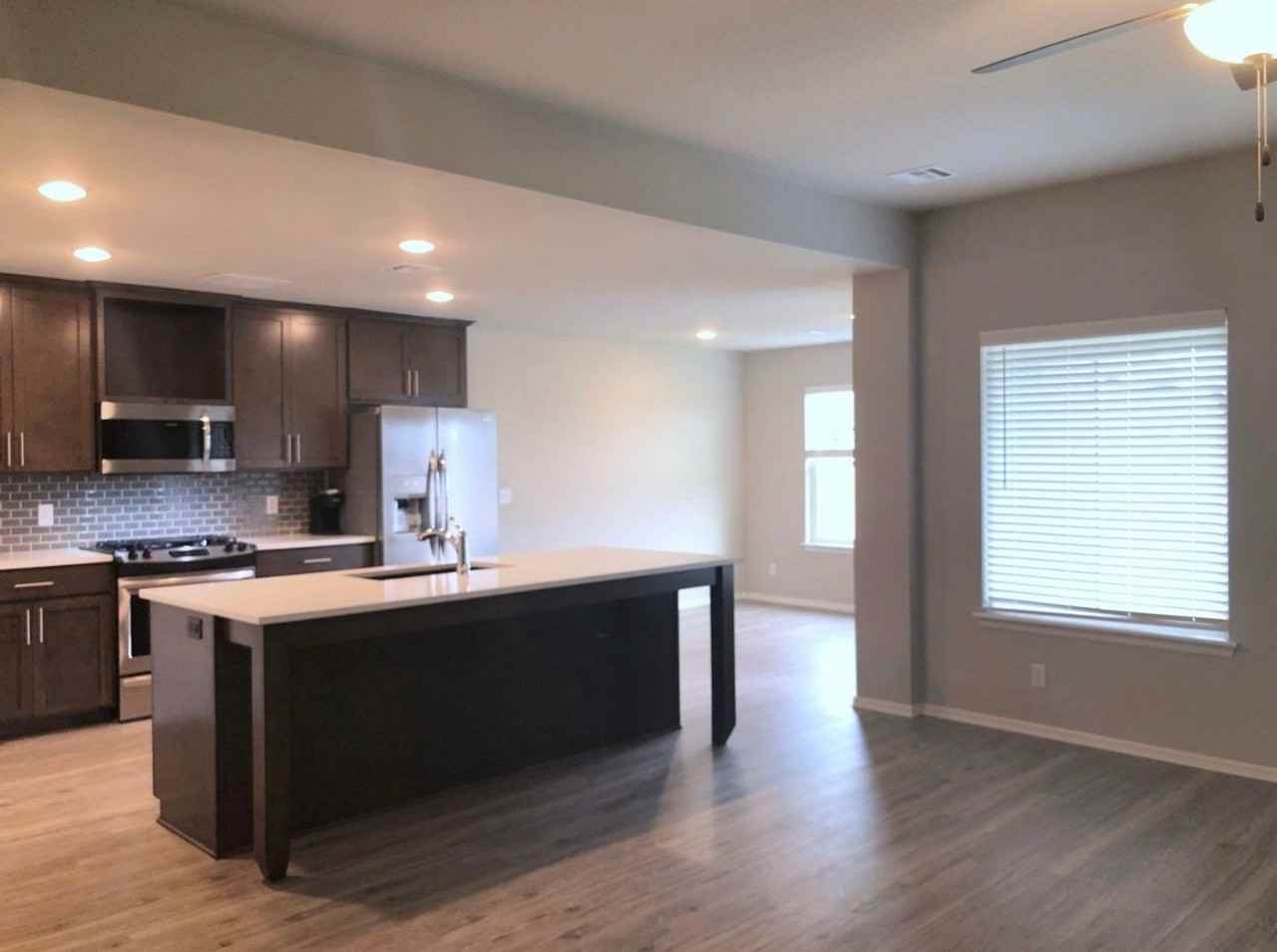 3217 W Charlotte St - Photo 3 of 29