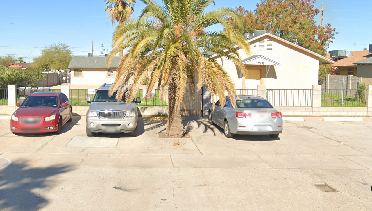 10 on Taylor - Photo 2 of 3