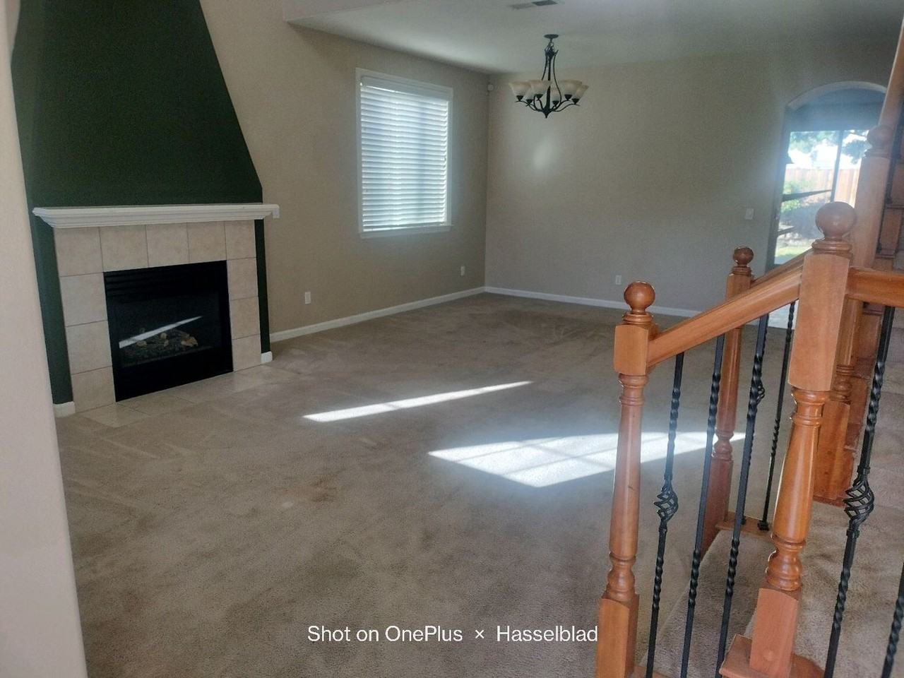 3009 Roslyn Dr - Photo 2 of 15