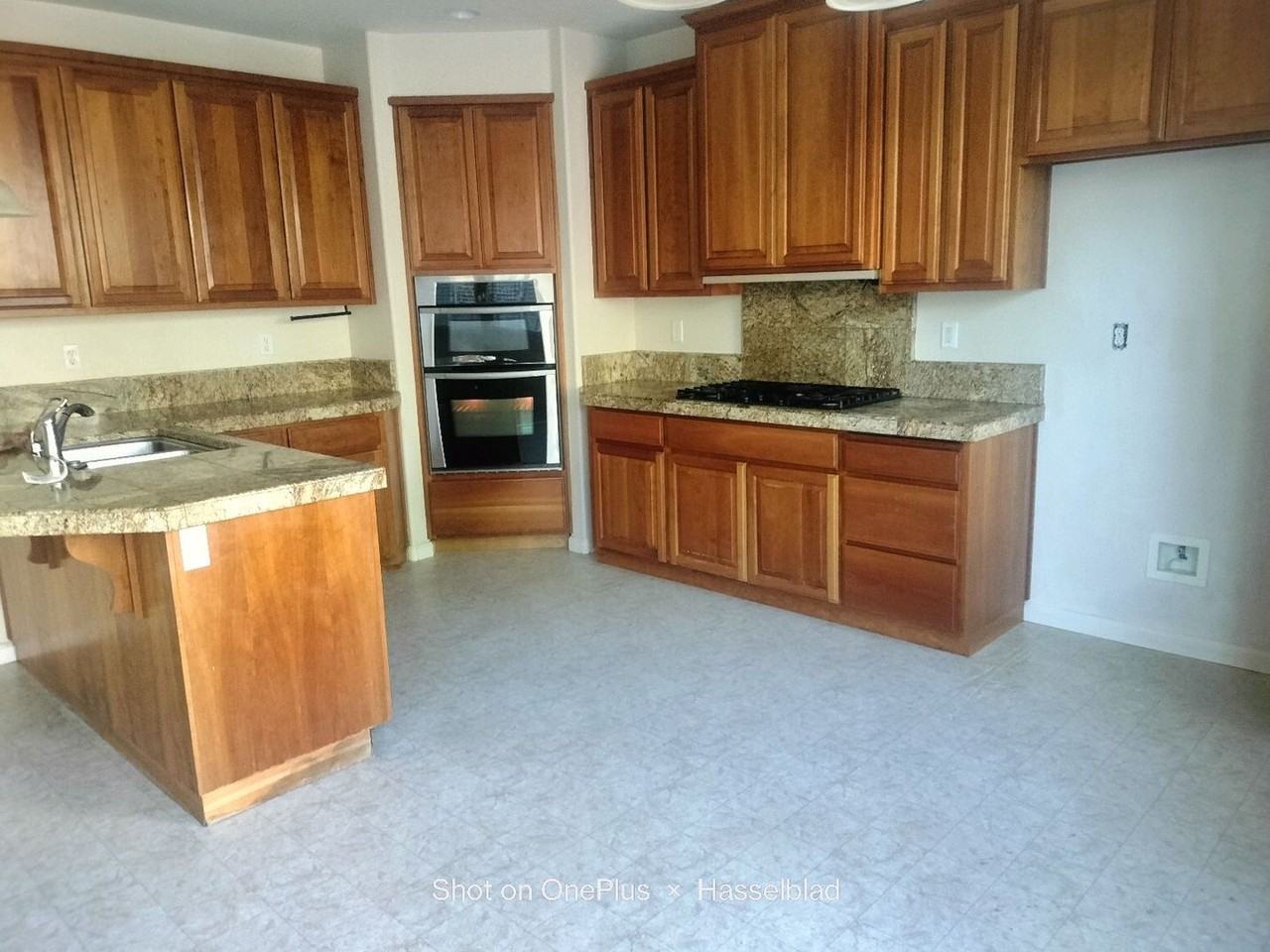 3009 Roslyn Dr - Photo 4 of 15