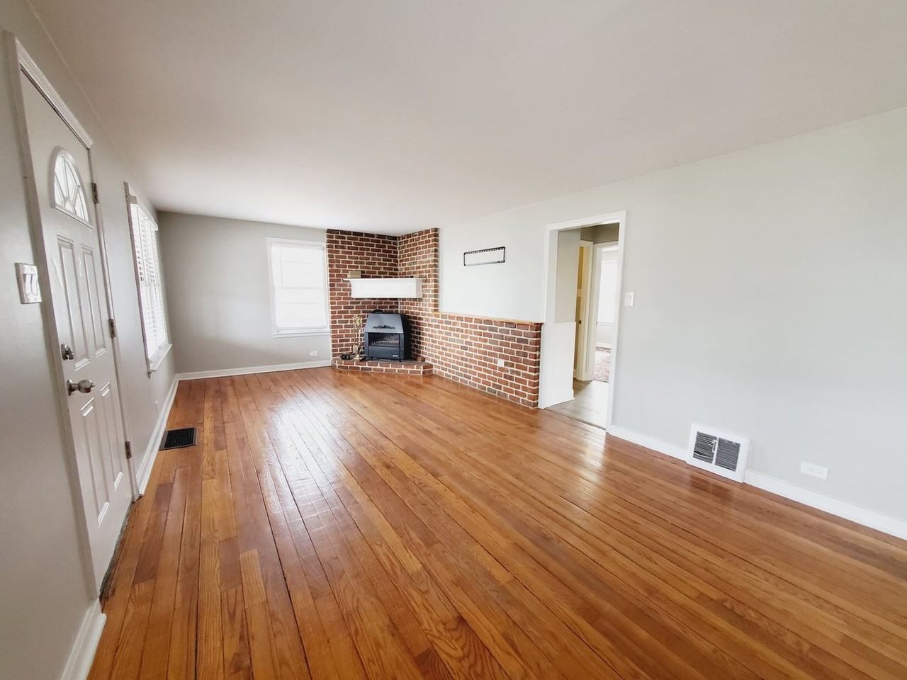 4690 Buckeye Rd - Photo 4 of 11