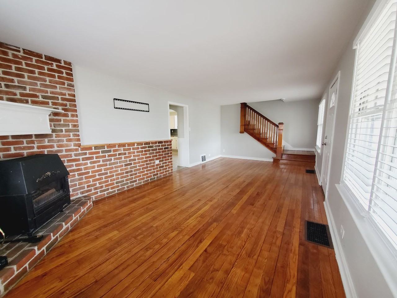 4690 Buckeye Rd - Photo 5 of 11