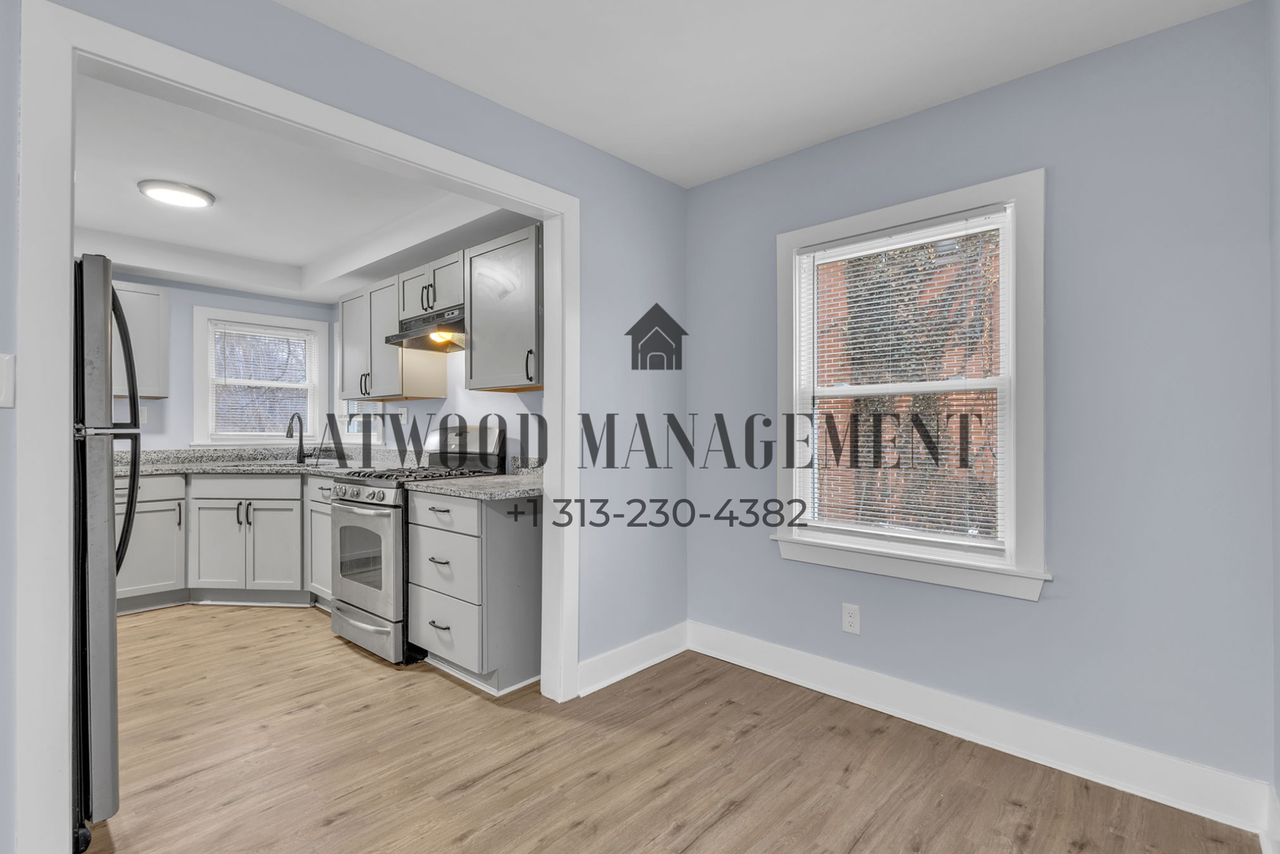 20845 Pickford St - Photo 4 of 11