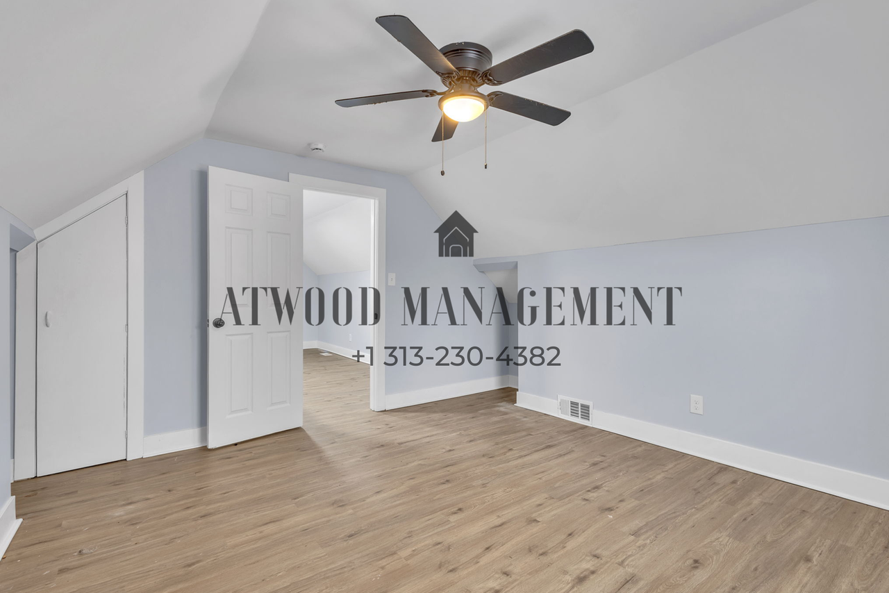 20845 Pickford St - Photo 7 of 11