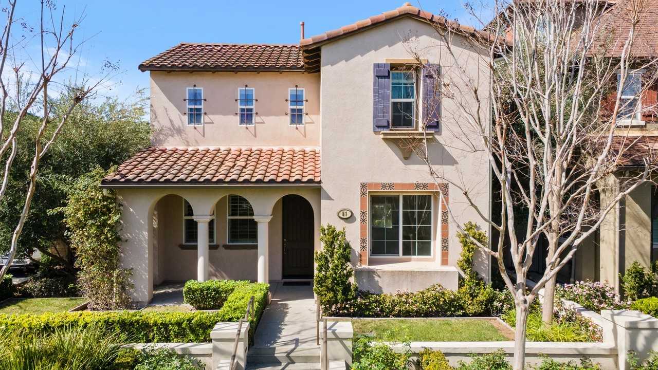 51 Rincon Way - Photo 2 of 34