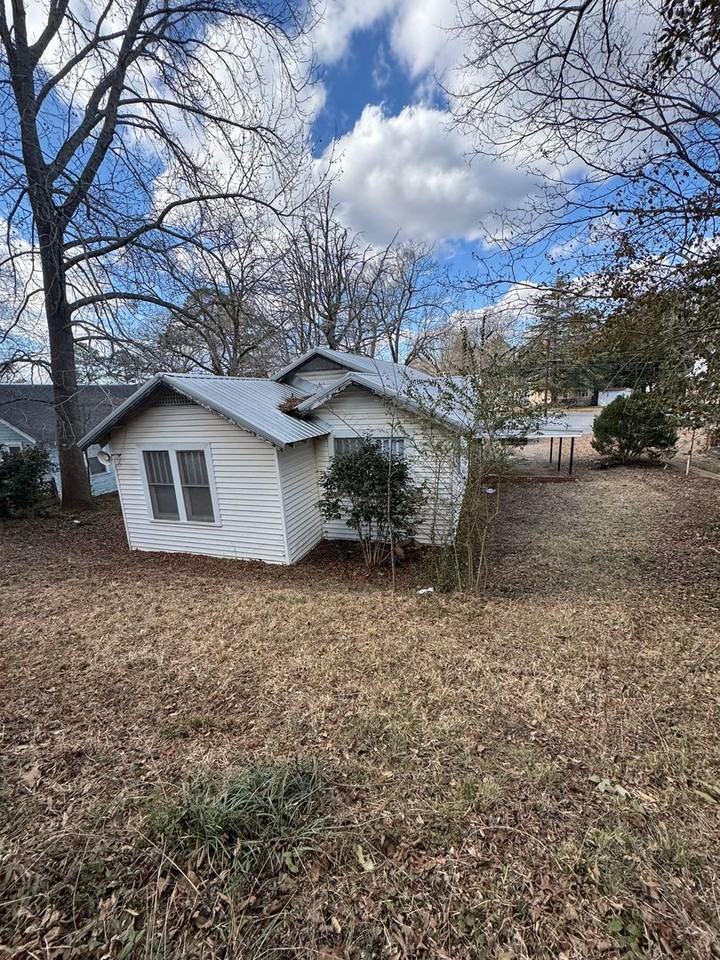 1734 Rocky Hollow Rd - Photo 2 of 11